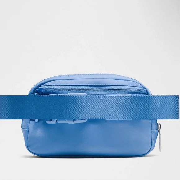 NWT Lululemon 1 Liter Belt Bag Blue - Picture 2 of 6